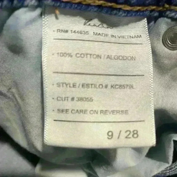 Mom Jeans - Picture 9 of 12